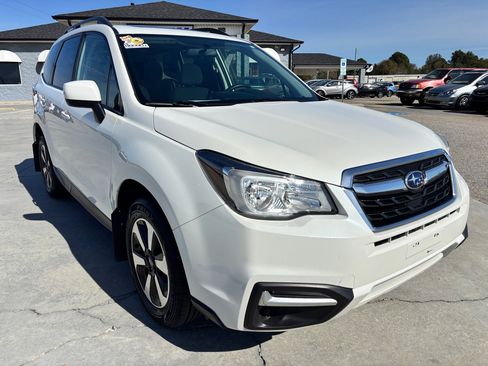 Used 2017 Subaru Forester 2.5i Premium w/ All-Weather Package image 2