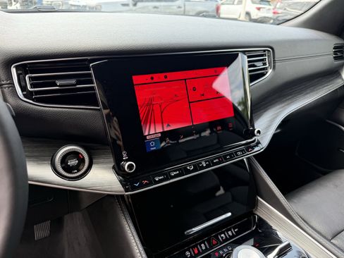 Used 2024 Jeep Wagoneer L Series III w/ Flexible Seating Group AWD/4WD image 19