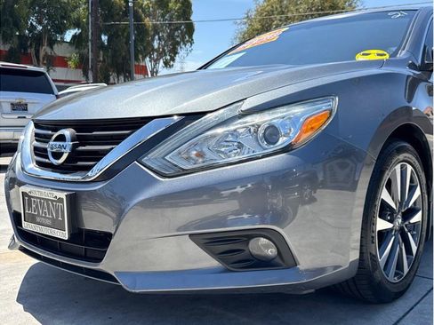 Used 2016 Nissan Altima 2.5 SV w/ Convenience Package FWD image 4