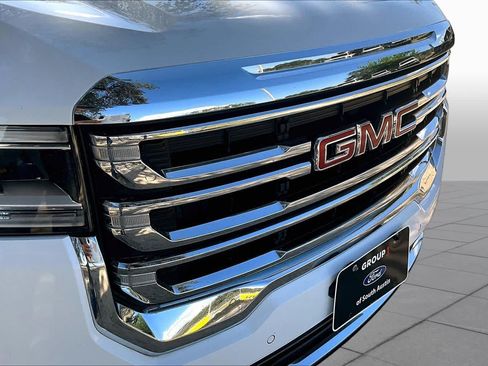 Used 2022 GMC Acadia SLE FWD image 30