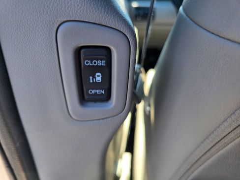Used 2016 Honda Odyssey EX-L image 25