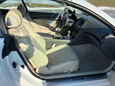 Used 2014 INFINITI Q60 Convertible w/ Premium Package image 13
