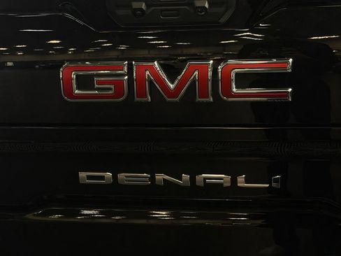 Used 2024 GMC Sierra 1500 Denali AWD/4WD image 12