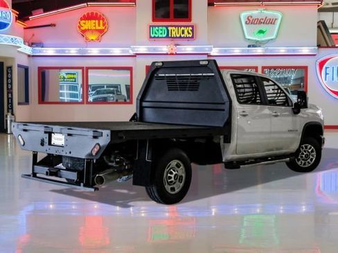 Used 2024 Chevrolet Silverado 2500 LT w/ Convenience Package image 3