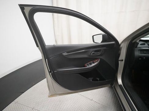 Used 2014 Chevrolet Impala LT FWD image 25