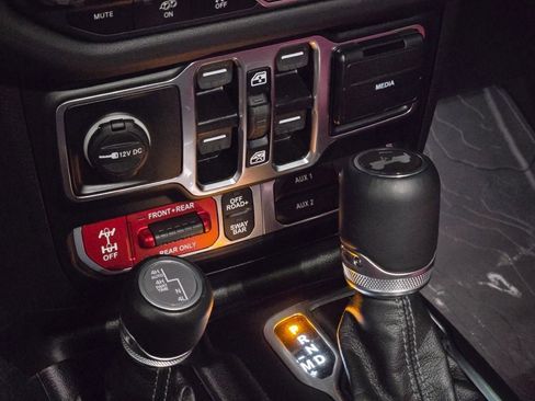 Used 2024 Jeep Wrangler Unlimited Rubicon 392 image 30