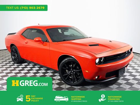 Used 2018 Dodge Challenger SXT w/ Blacktop Package image 1