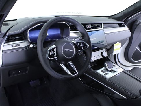 New 2026 Jaguar F-PACE R-Dynamic S image 16