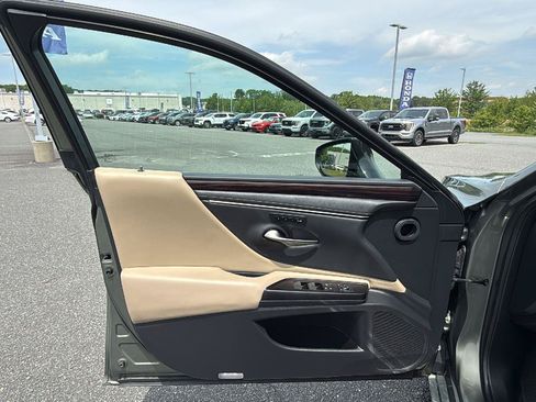 Used 2019 Lexus ES 350 w/ Premium Package FWD image 23