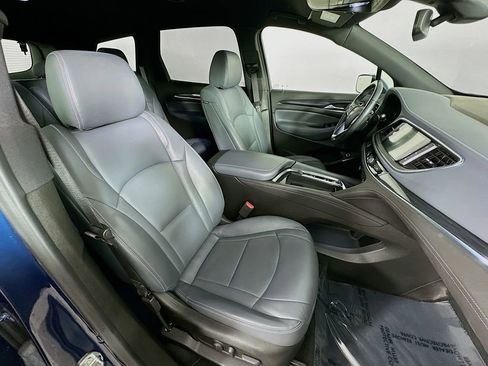 Used 2023 Buick Enclave Essence image 34