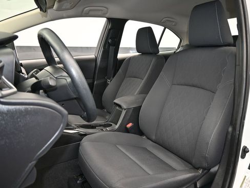 Used 2024 Toyota Corolla LE image 12