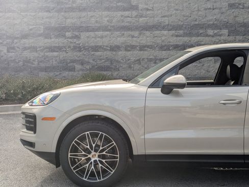 Certified 2026 Porsche Cayenne AWD/4WD image 11