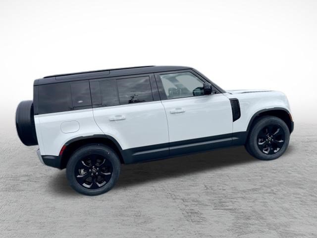 Used 2023 Land Rover Defender 110 S AWD/4WD image 7