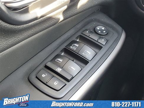 Used 2019 Jeep Cherokee Latitude Plus w/ Cold Weather Group image 15