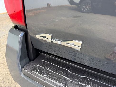 Used 2025 Toyota Tacoma SR5 image 7