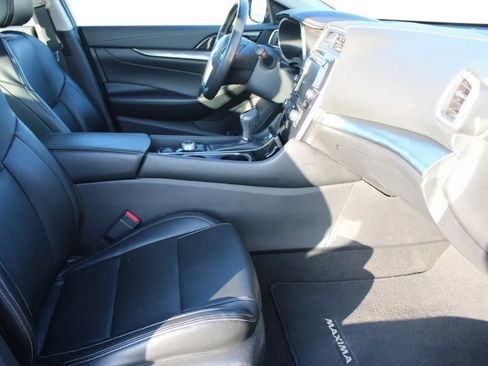 Used 2023 Nissan Maxima SL image 18