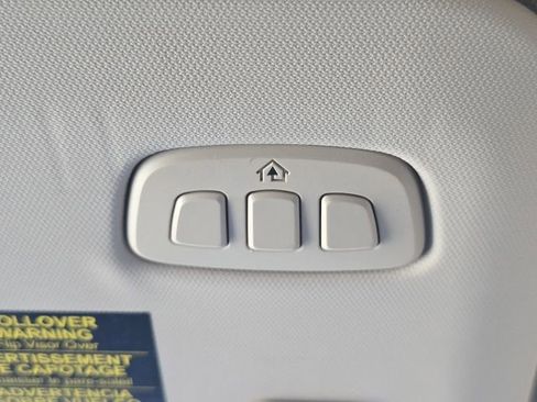 Used 2020 Ford Escape Titanium image 43