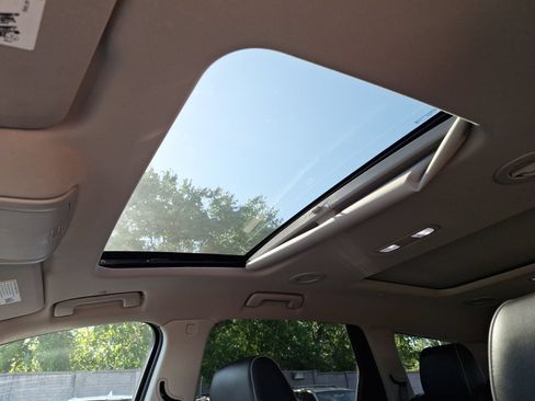 Used 2020 Buick Enclave Avenir FWD image 30
