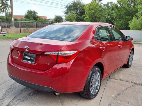 Used 2016 Toyota Corolla LE FWD image 3