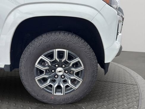 Used 2025 Chevrolet Colorado Z71 w/ Technology Package image 24