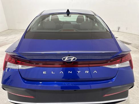 Used 2025 Hyundai Elantra SEL FWD image 24