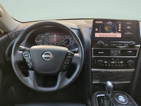 Used 2022 Nissan Armada Platinum w/ Captain's Chairs Package RWD image 10