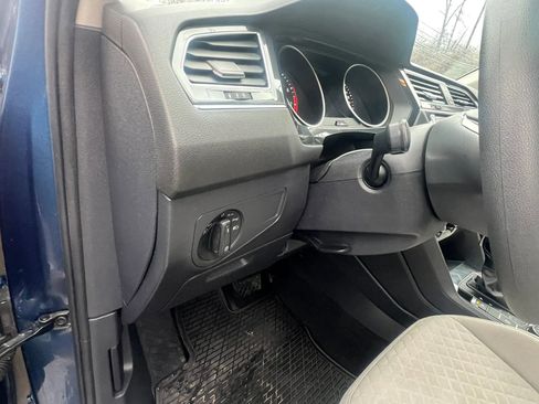 Used 2018 Volkswagen Tiguan S image 24