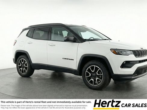 Used 2025 Jeep Compass Trailhawk image 1