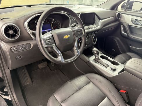 Used 2022 Chevrolet Blazer LT w/ Sound & Technology Package FWD image 4