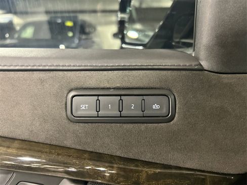 Used 2020 Cadillac Escalade Platinum image 24