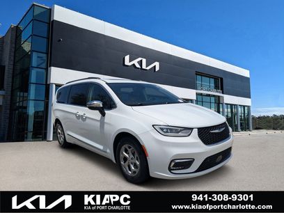 Used 2023 Chrysler Pacifica Limited