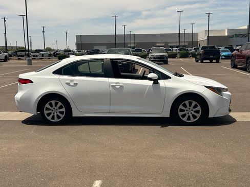 Used 2023 Toyota Corolla LE FWD image 11