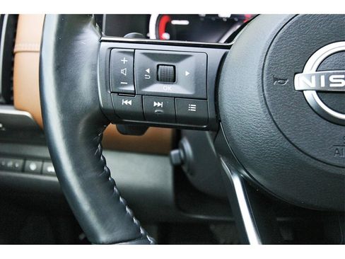 Used 2022 Nissan Pathfinder Platinum w/ Cargo Package image 17