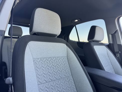 Used 2023 Chevrolet Equinox LT image 22