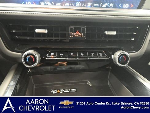 New 2025 Chevrolet Suburban Premier w/ LPO, Illumination Package RWD image 10