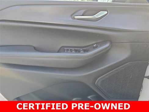 Used 2023 Jeep Grand Cherokee Laredo image 27