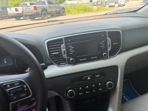 Used 2018 Kia Sportage LX AWD/4WD image 16