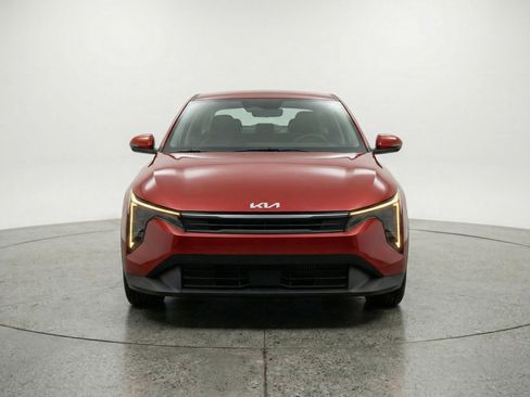 Used 2025 Kia K4 FWD image 2