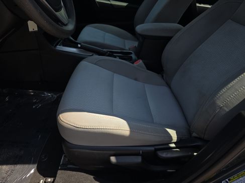 Used 2016 Toyota Corolla LE FWD image 27