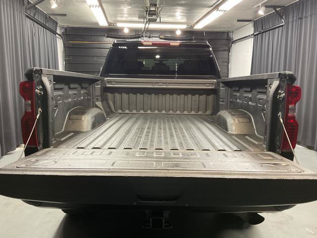 Used 2023 Chevrolet Silverado 2500 Custom w/ Custom Convenience Package AWD/4WD image 9