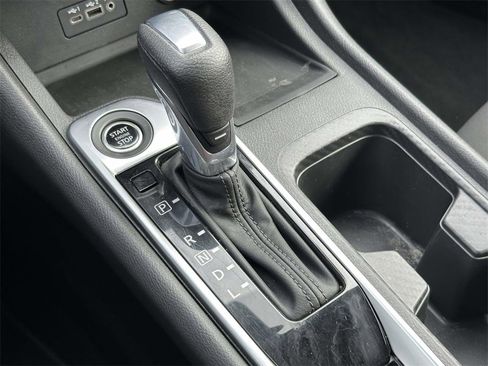 Used 2022 Nissan Sentra SV w/ All-Weather Package image 6