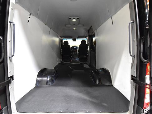Used 2015 Mercedes-Benz Sprinter 3500 image 36