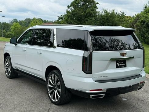 Used 2026 Cadillac Escalade ESV Platinum Luxury AWD/4WD image 6