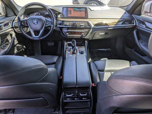 Used 2019 BMW 530i w/ Premium Package RWD image 14