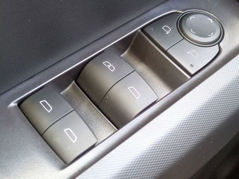 New 2025 GMC Canyon Elevation w/ Convenience Package image 32