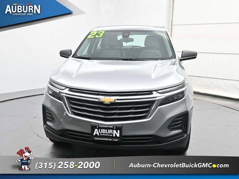 Used 2023 Chevrolet Equinox LS AWD/4WD image 3