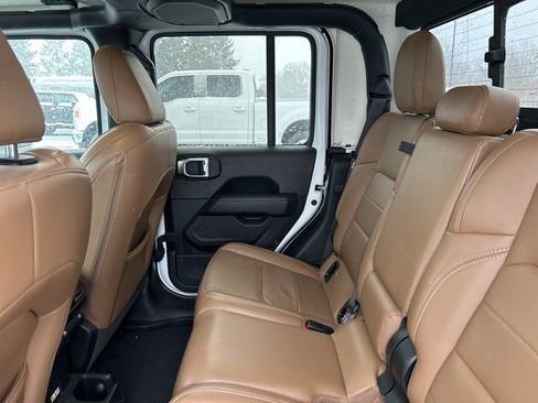 Certified 2020 Jeep Gladiator Overland image 9