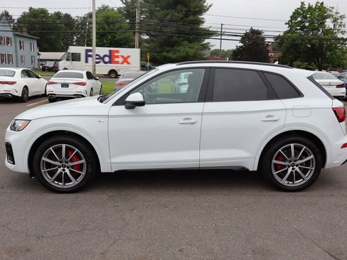 Used 2024 Audi Q5 e Premium Plus w/ Premium Plus Package image 8