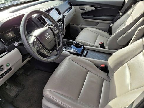 Used 2017 Honda Pilot Touring image 14