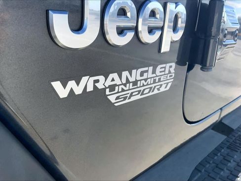 Used 2019 Jeep Wrangler Unlimited Sport S AWD/4WD image 37